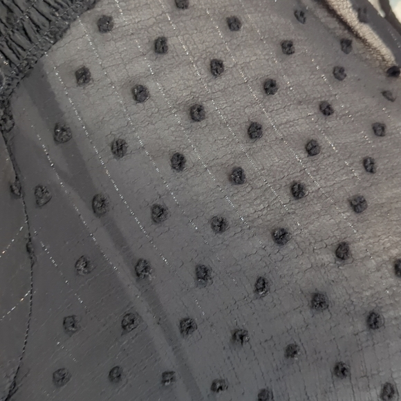 NWOT Express Black Metallic Clip Dot Ruffle Balloon Sleeve Blouse Size: S - Picture 6 of 10